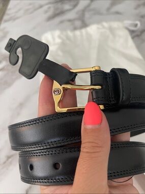 $1,185 New Authentic Gucci Black Leather Belt with Gold Buckle GG Logo size 95